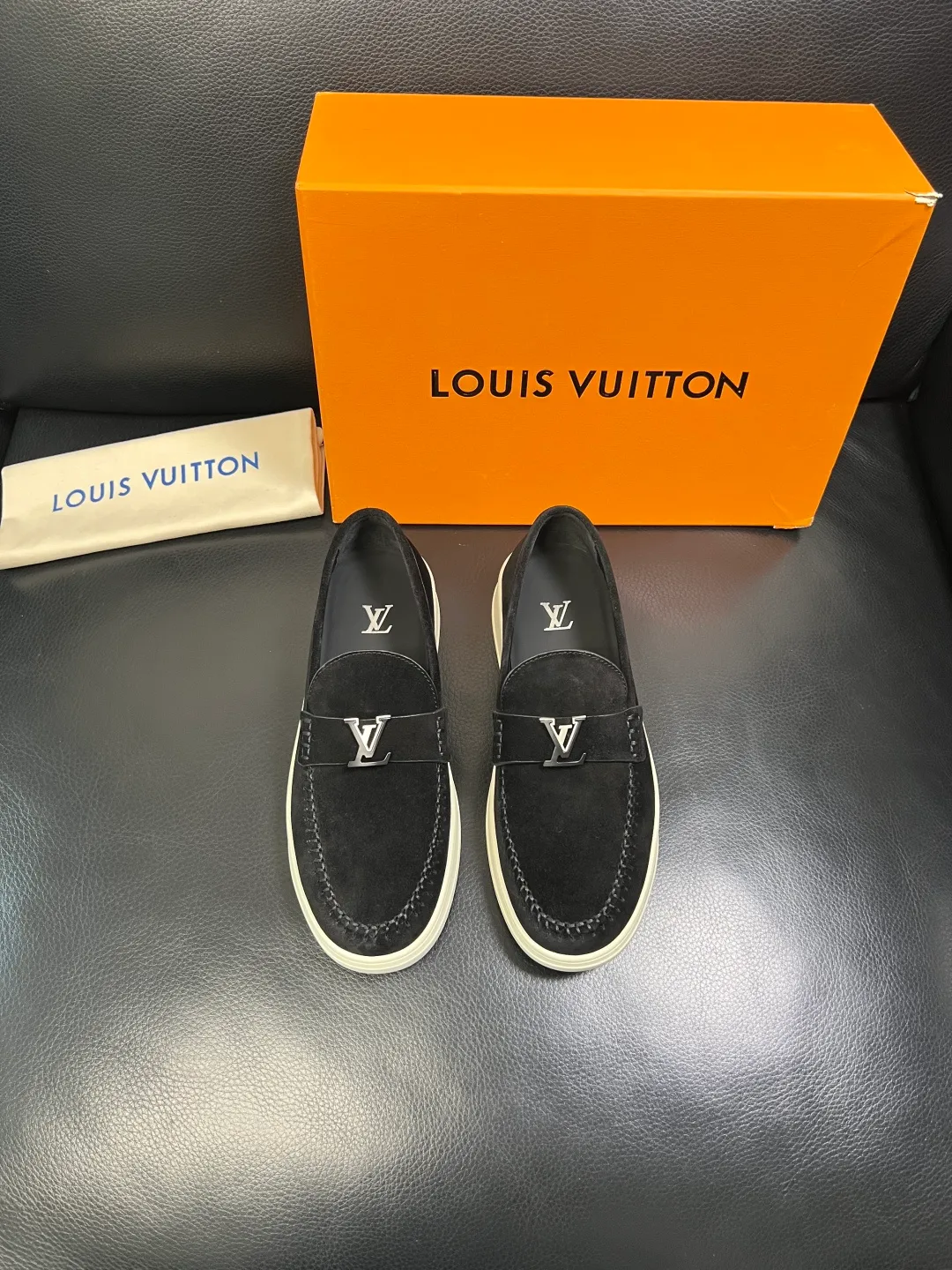 Men's shoes 💰740 Lv high quality top crafts Louis Vuitton, sports sneakers counter synchronization, uppers imported from Italy, high-quality splicing colorful complex crafts, imported mesh pads soft and comfortable, soles: original soles specially provided by the original factory, T men's shoes 💰U exclusive movable molded soles super comfortable, original factory single goods, code number 38-44 (customized 45)